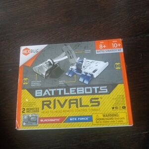 HexBug Battle Strategy Kit Battlebots Rivals BlackSmith Vs Bite Force 2 Remotes